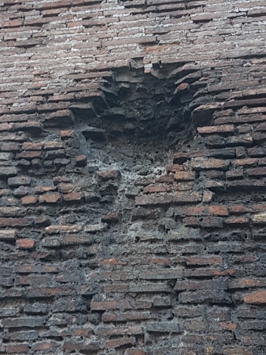 Rome, cannon damage, Photo by Eduard Habsburg